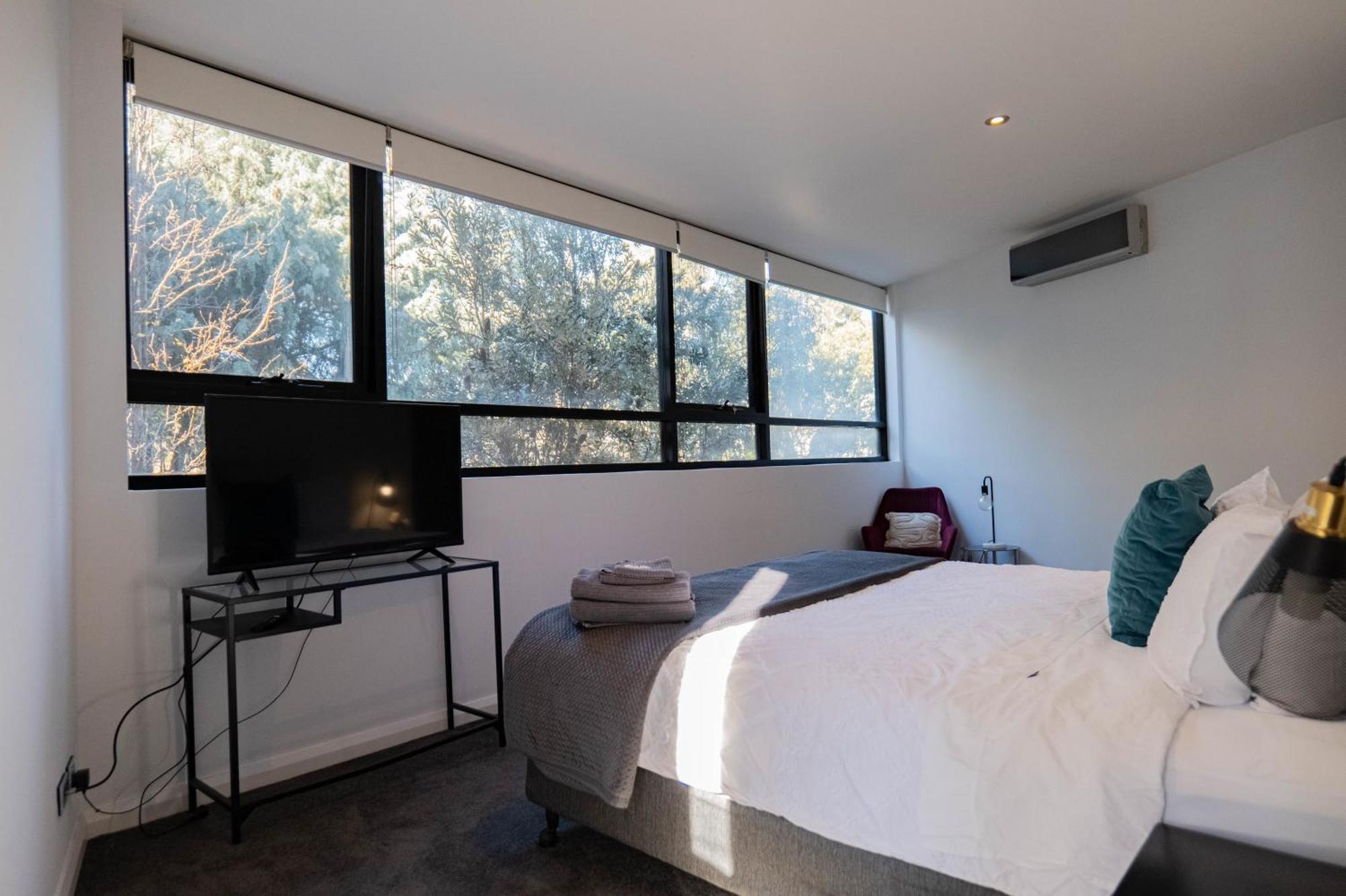 Large Executive 3 Bedroom Yarralumla Bagian luar foto